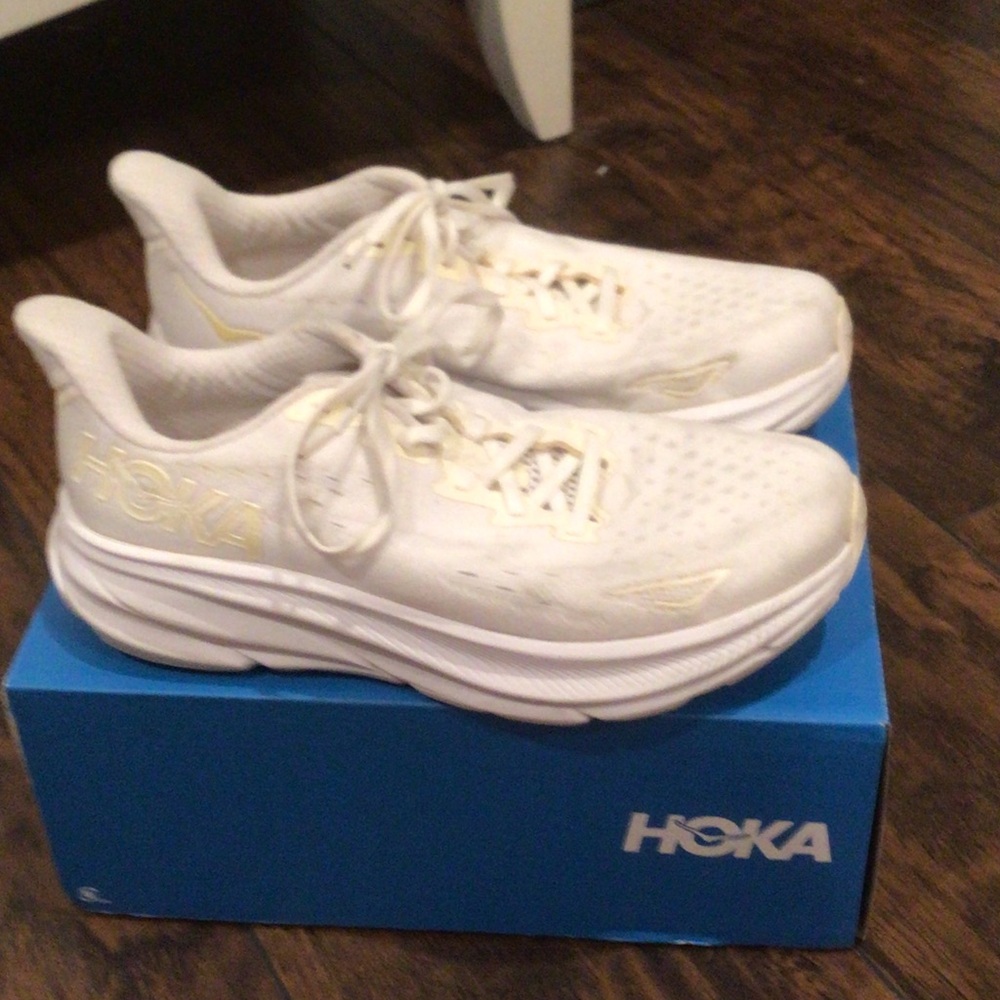 Women’s white Hoka Clifton 9 with box